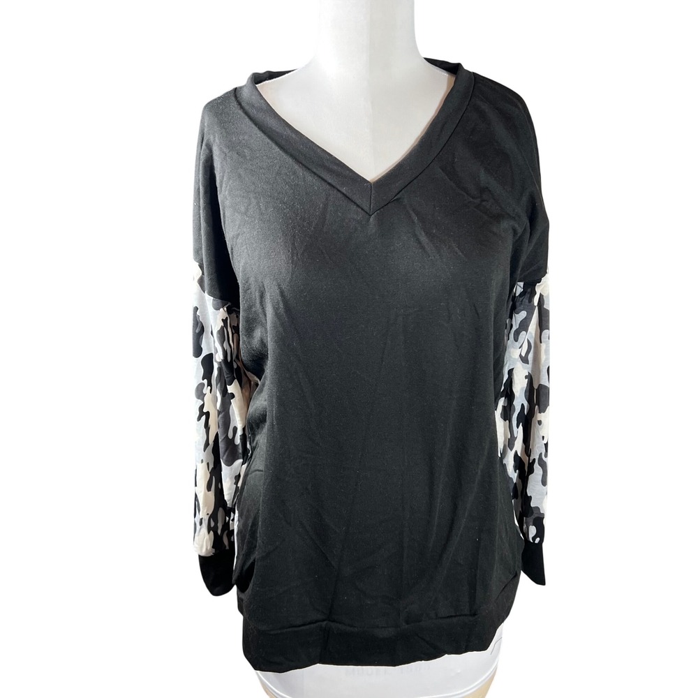 Sew In Love Womens Camo Colorblock V-Neck Long Sleeve Top Black Grey L/XL NWOT